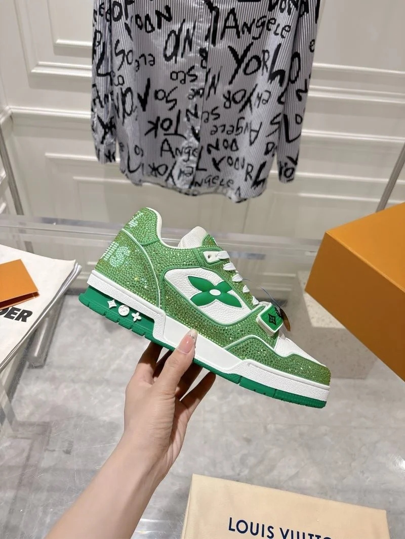 Unisex Louis Vuitton Trainer Sneaker 32050