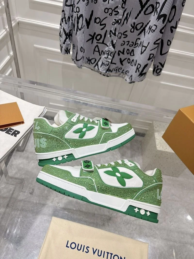 Unisex Louis Vuitton Trainer Sneaker 32050