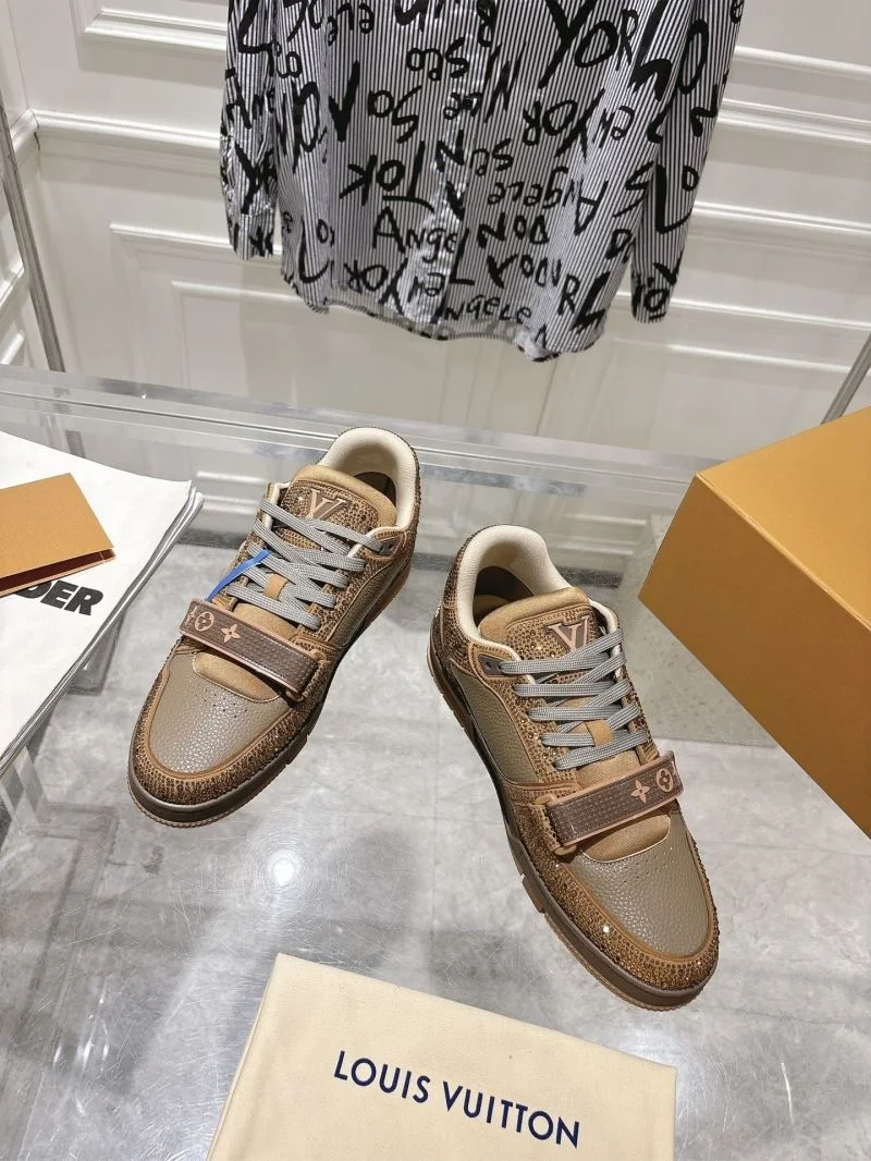 Louis Vuitton Trainer Sneaker Supportive 32051