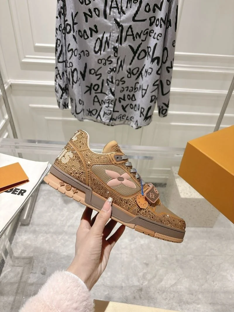 Louis Vuitton Trainer Sneaker Supportive 32051