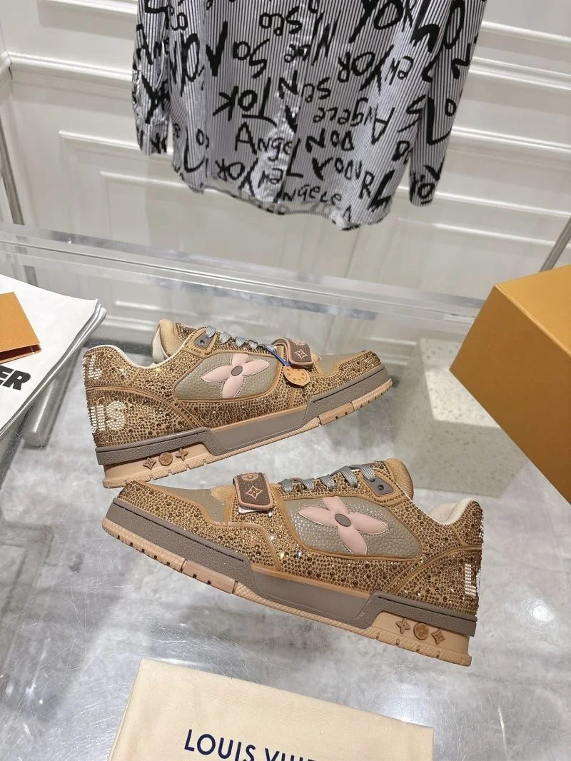 Louis Vuitton Trainer Sneaker Supportive 32051