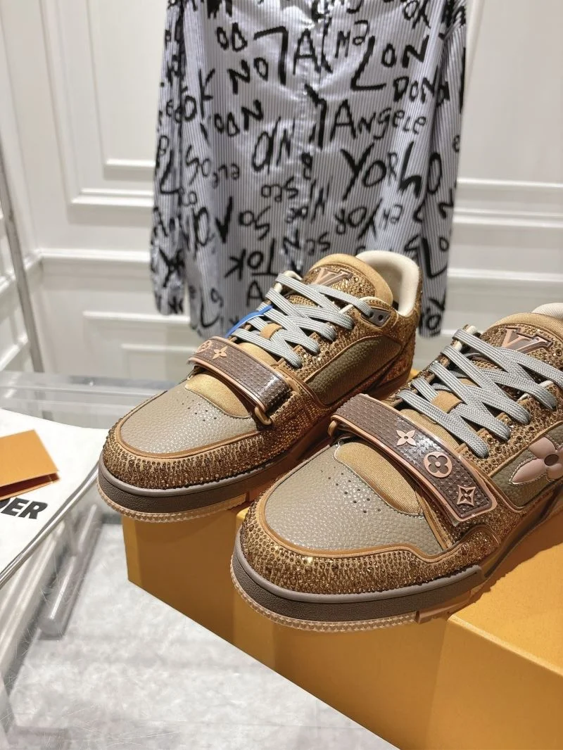 Louis Vuitton Trainer Sneaker Supportive 32051