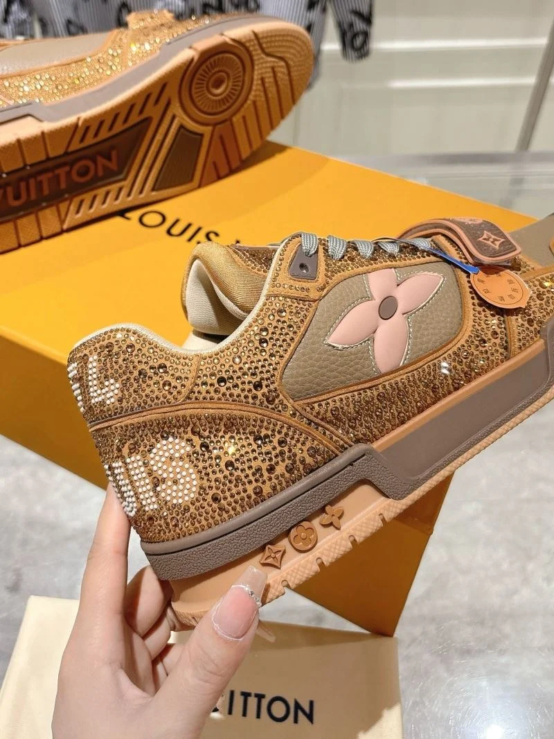 Louis Vuitton Trainer Sneaker Supportive 32051