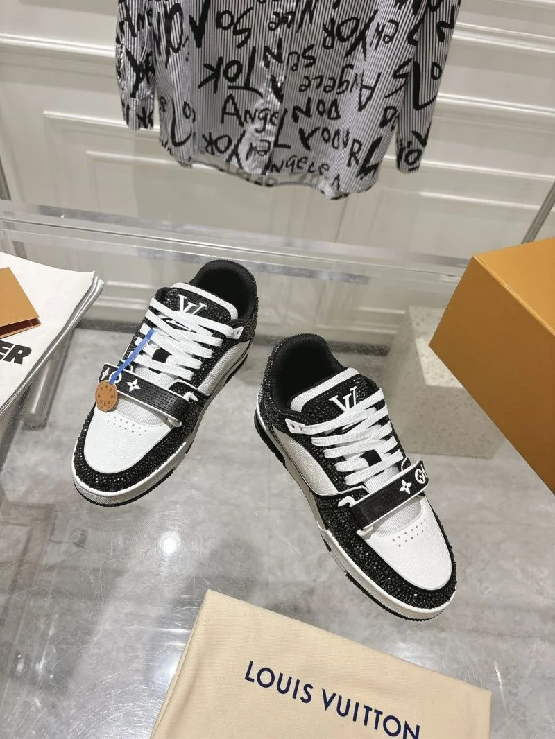 Louis Vuitton Trainer Sneaker Unisex 32054