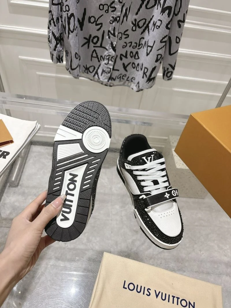 Louis Vuitton Trainer Sneaker Unisex 32054