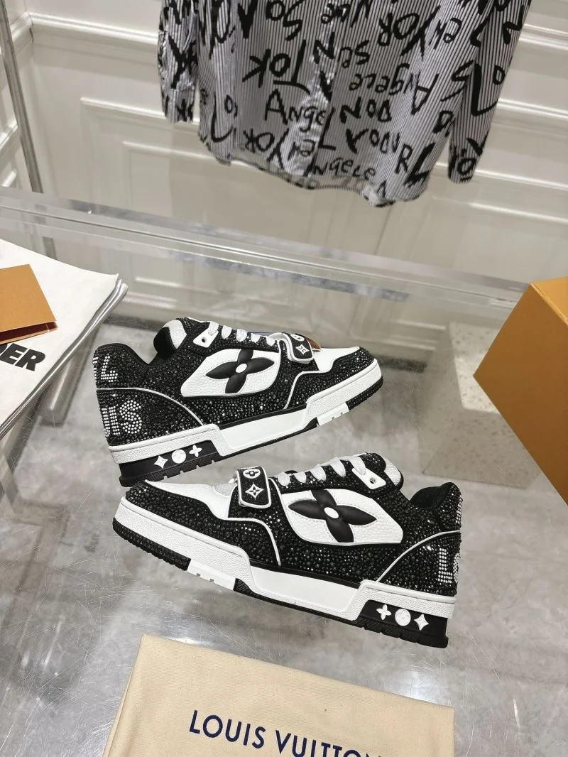 Louis Vuitton Trainer Sneaker Unisex 32054
