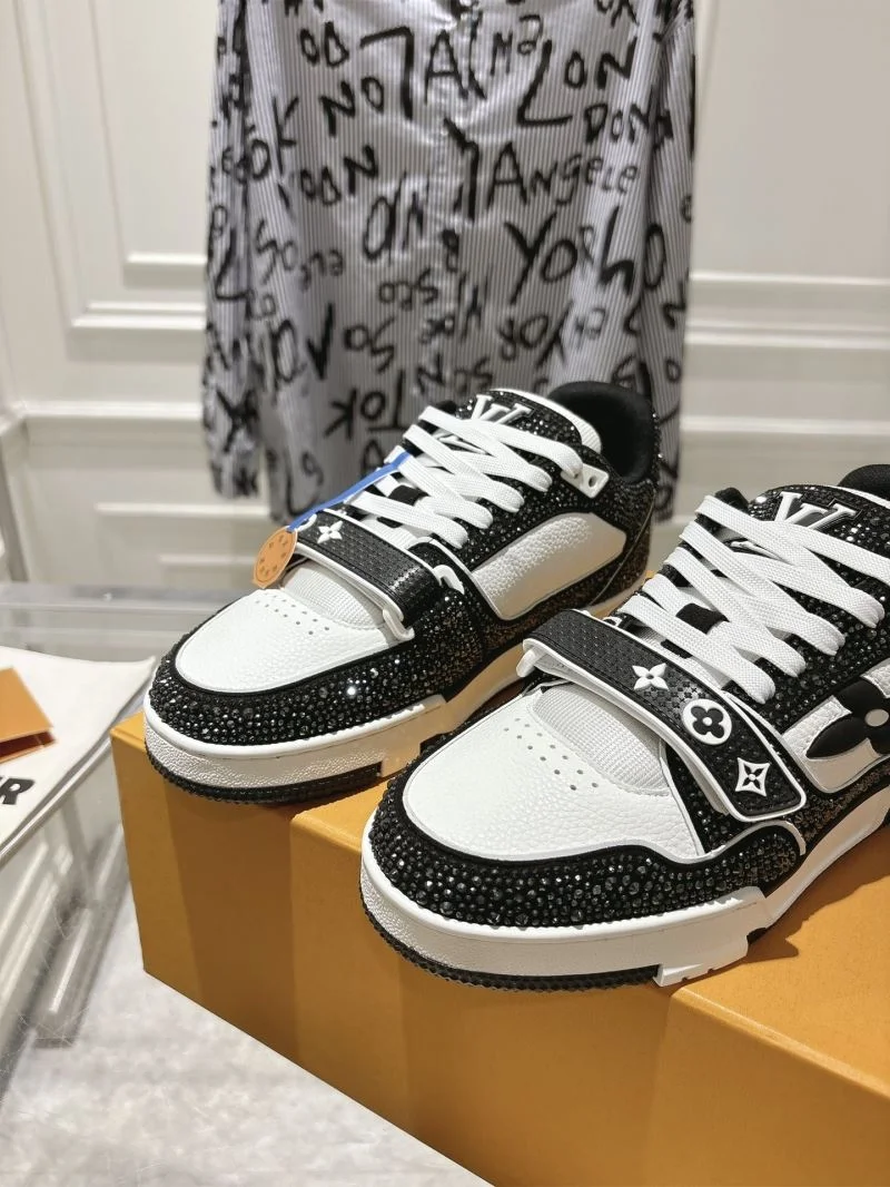 Louis Vuitton Trainer Sneaker Unisex 32054