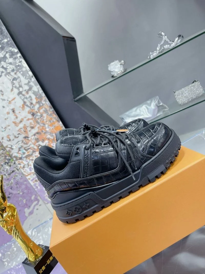 Louis Vuitton Trainer Sneaker Popular 32048