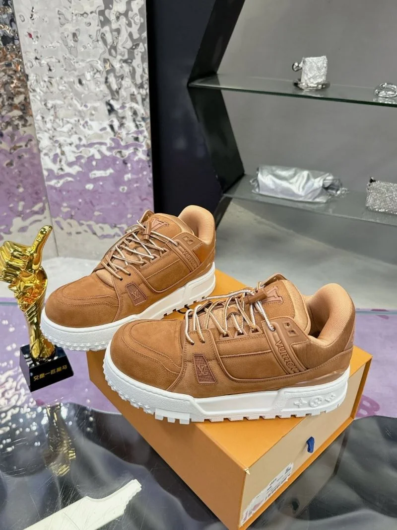 Unique Louis Vuitton Trainer Sneaker 32046