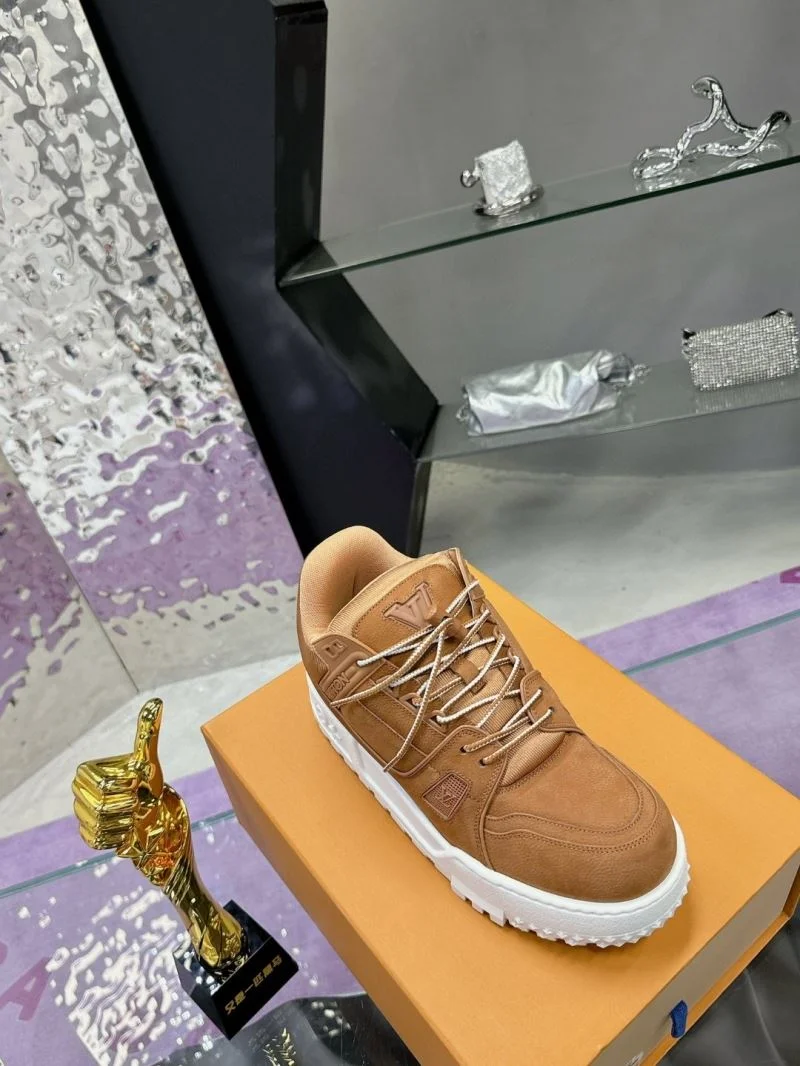 Unique Louis Vuitton Trainer Sneaker 32046