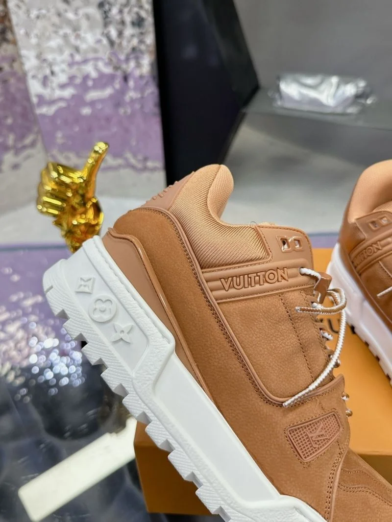 Unique Louis Vuitton Trainer Sneaker 32046