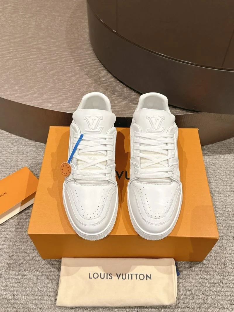 Louis Vuitton Trainer Sneaker Premium 32022