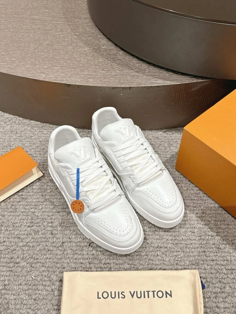 Louis Vuitton Trainer Sneaker Premium 32022