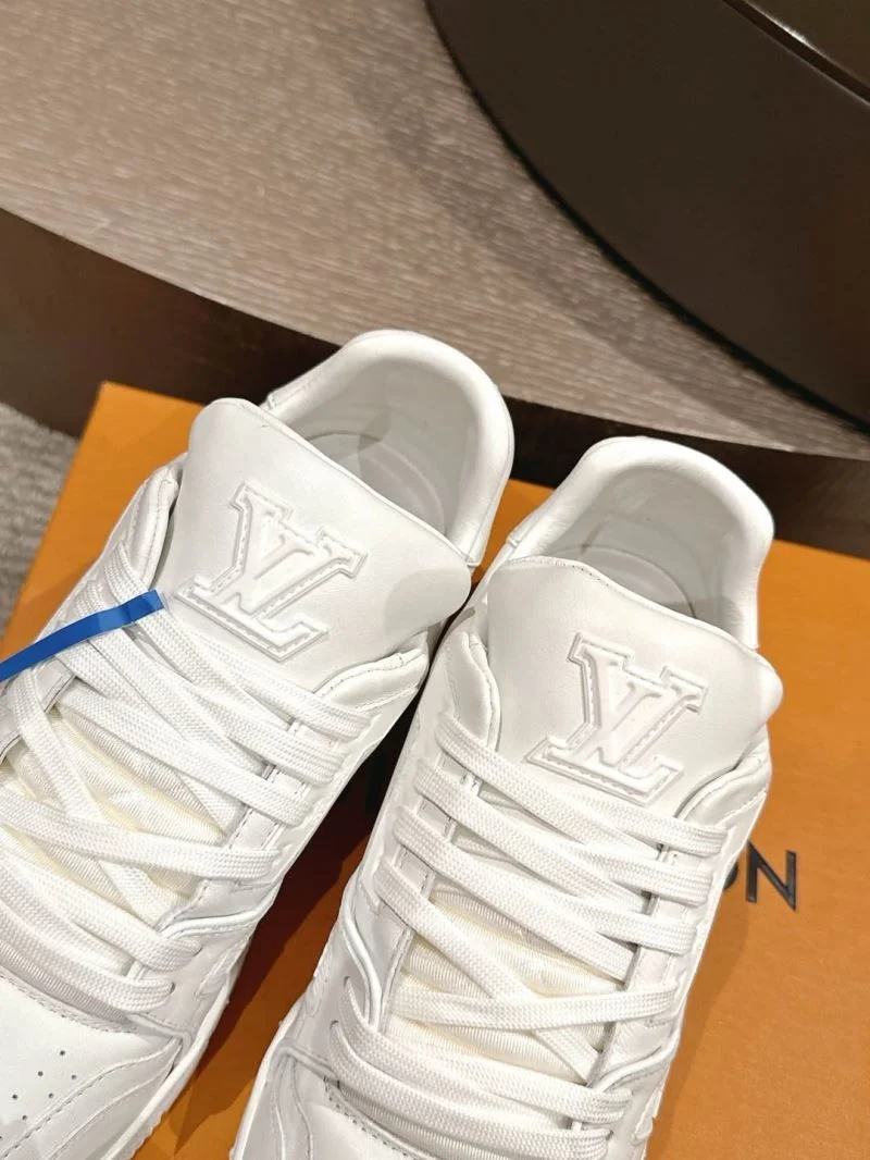 Louis Vuitton Trainer Sneaker Premium 32022
