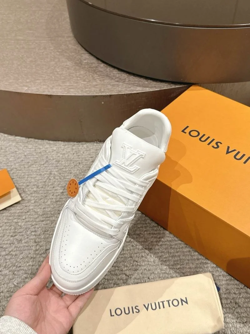 Louis Vuitton Trainer Sneaker Premium 32022