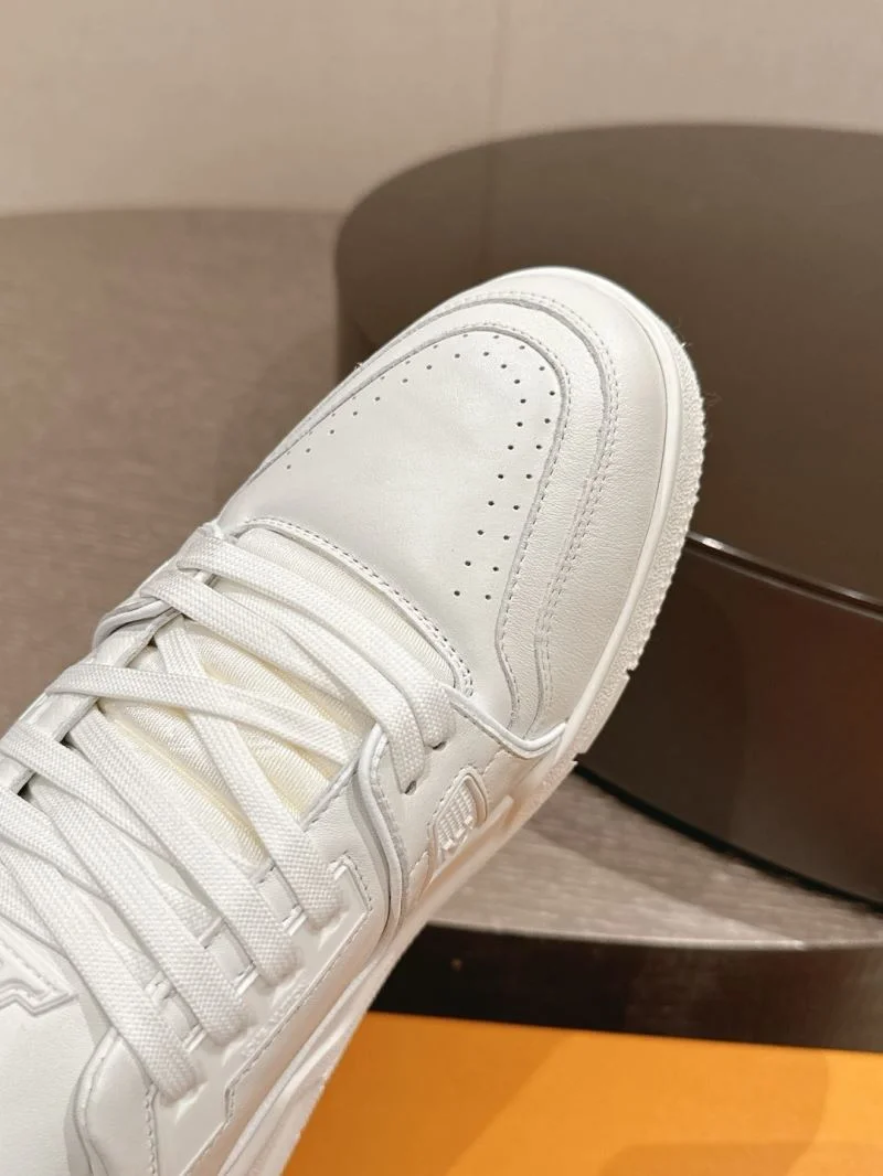 Louis Vuitton Trainer Sneaker Premium 32022