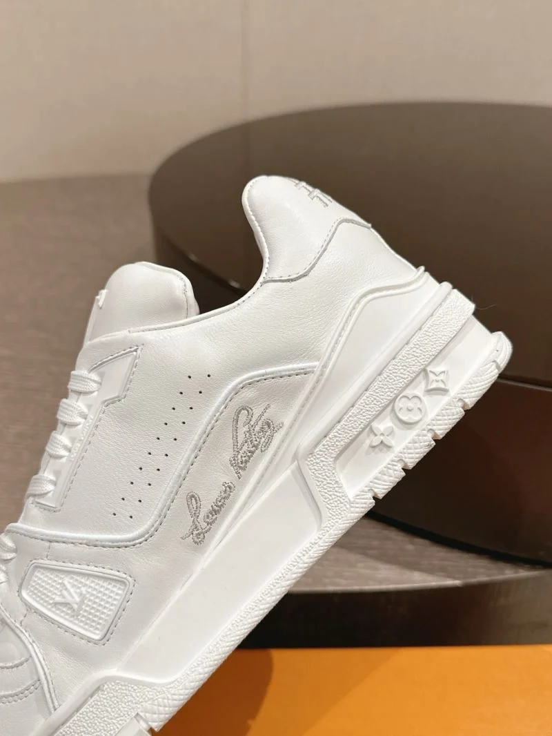 Louis Vuitton Trainer Sneaker Premium 32022