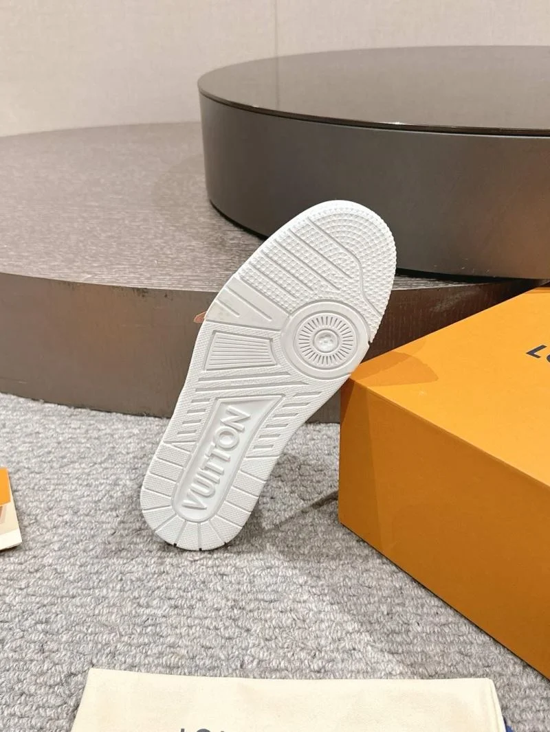 Louis Vuitton Trainer Sneaker Premium 32022