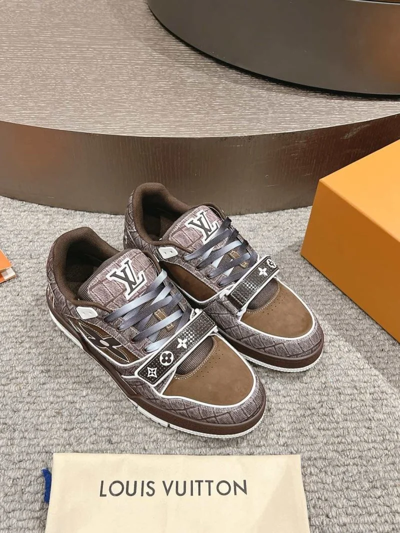 Louis Vuitton Trainer Sneaker Refined 32024