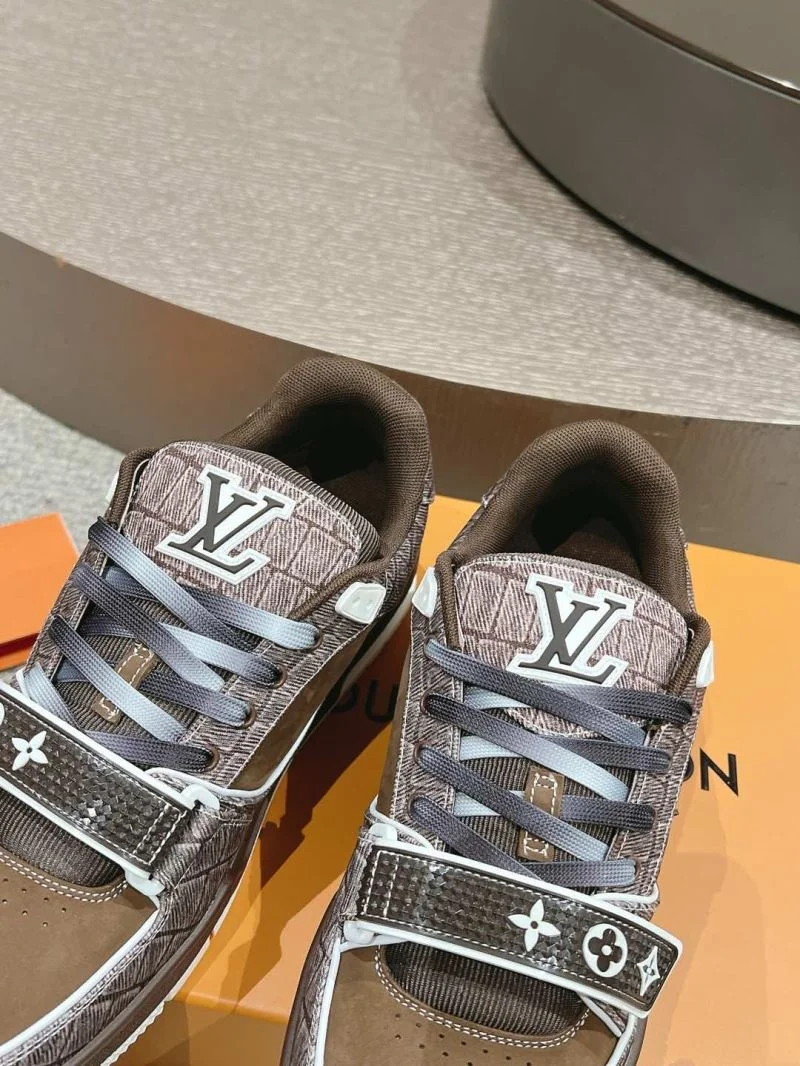 Louis Vuitton Trainer Sneaker Refined 32024