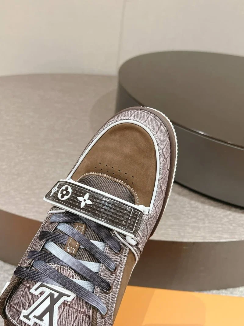 Louis Vuitton Trainer Sneaker Refined 32024
