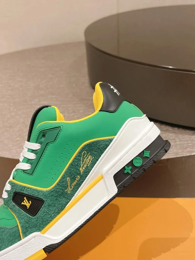 EyeCatching Louis Vuitton Trainer Sneaker 32035