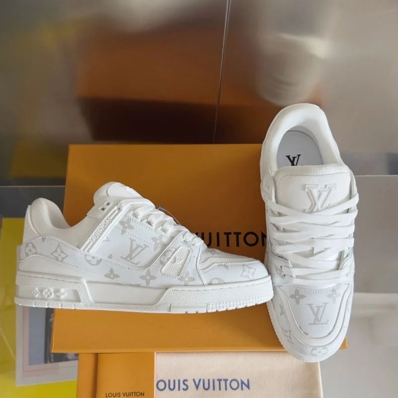 Louis Vuitton Trainer Sneaker Breathable 31730