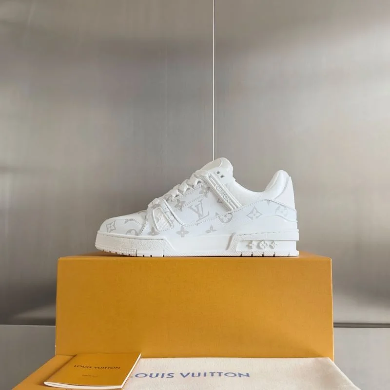Louis Vuitton Trainer Sneaker Breathable 31730