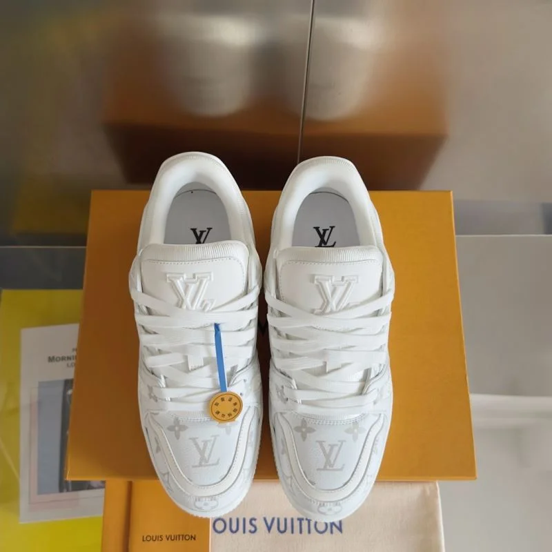 Louis Vuitton Trainer Sneaker Breathable 31730