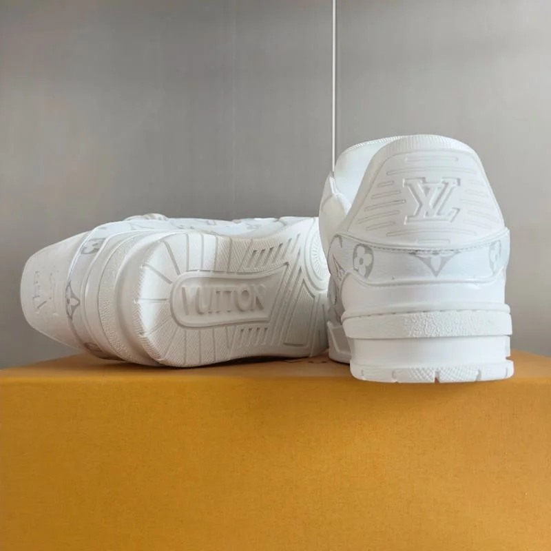Louis Vuitton Trainer Sneaker Breathable 31730