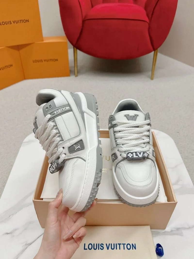 Louis Vuitton Trainer Sneaker Functional 31729