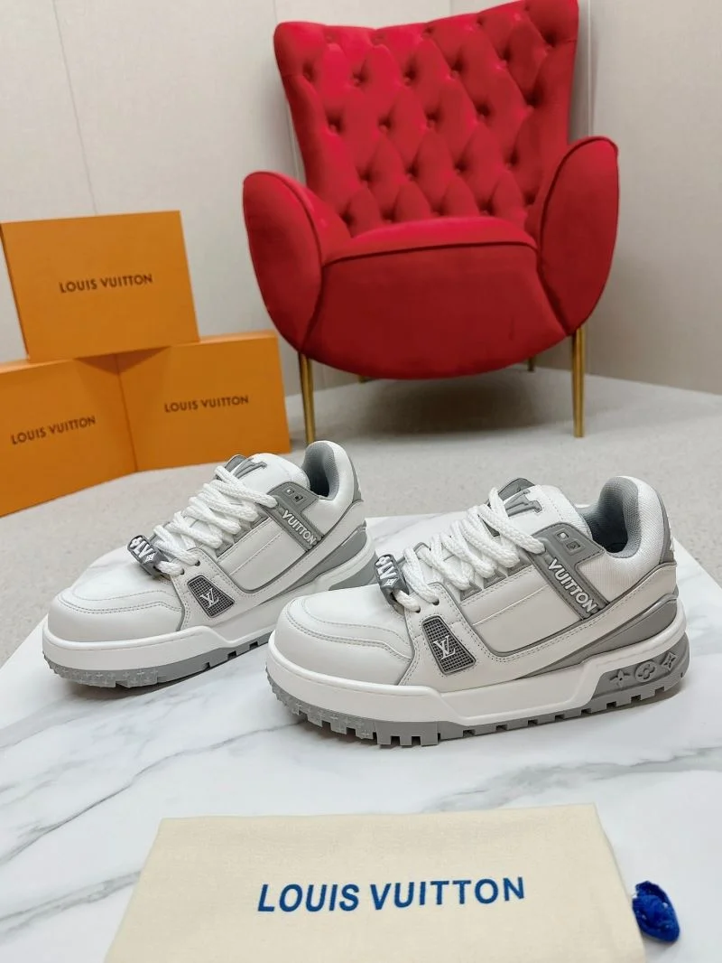 Louis Vuitton Trainer Sneaker Functional 31729