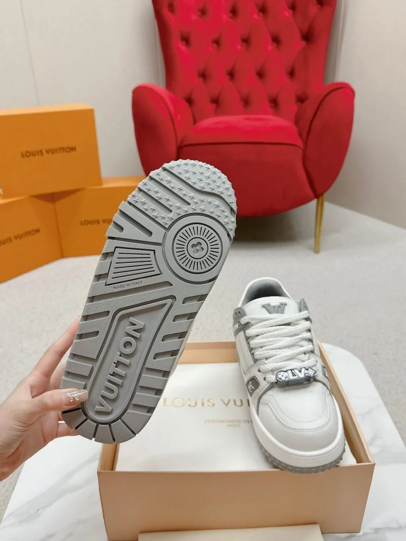 Louis Vuitton Trainer Sneaker Functional 31729