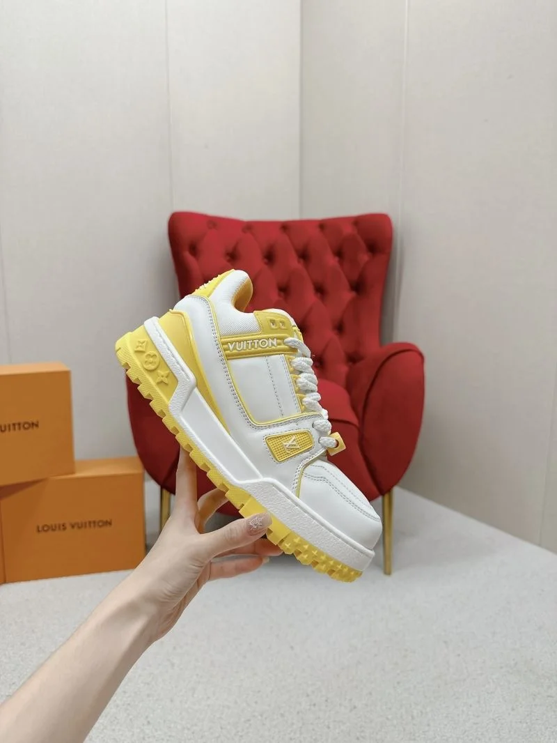 Sleek Louis Vuitton Trainer Sneaker 31726
