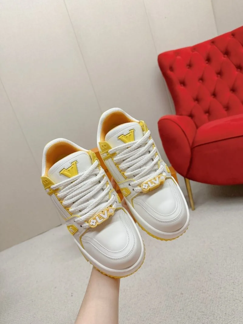 Sleek Louis Vuitton Trainer Sneaker 31726