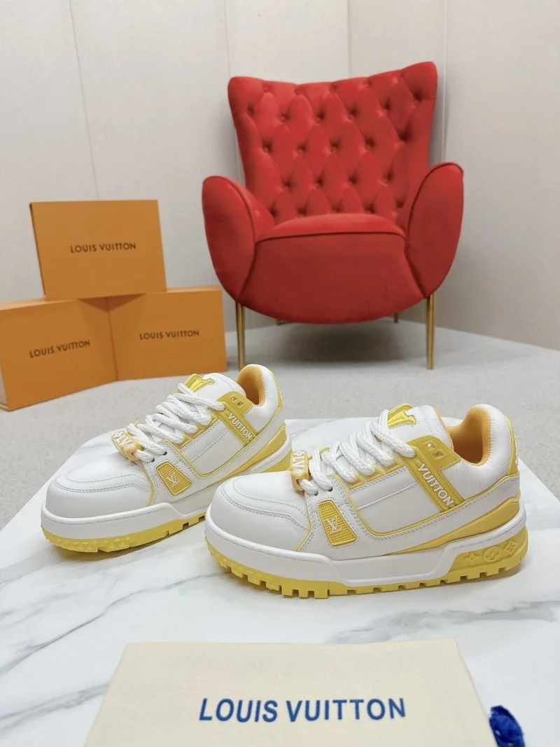 Sleek Louis Vuitton Trainer Sneaker 31726