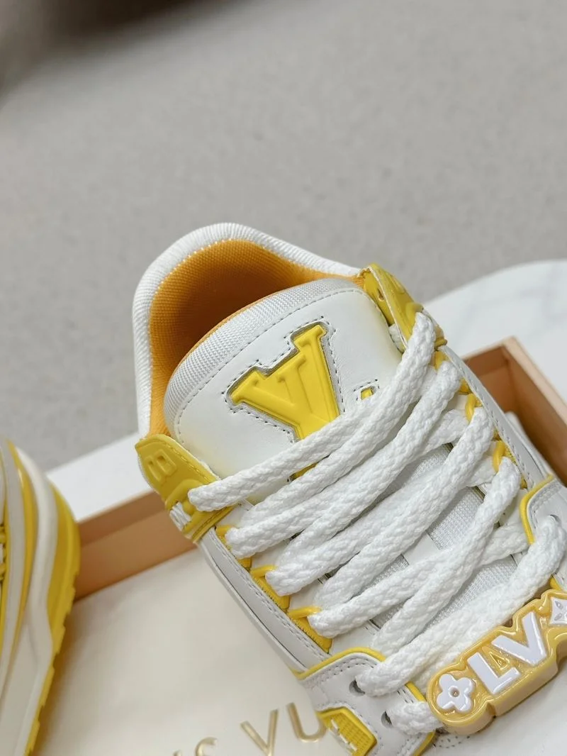 Sleek Louis Vuitton Trainer Sneaker 31726