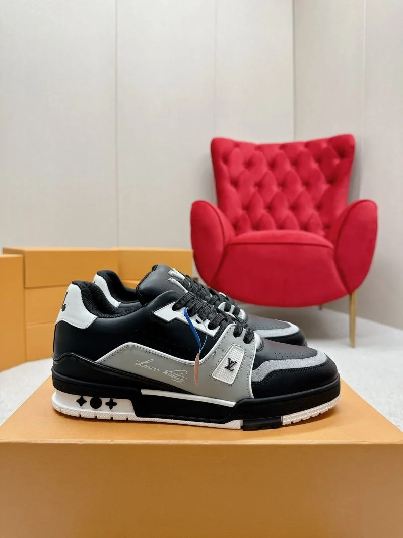 Flexible Louis Vuitton Trainer Sneaker 31700