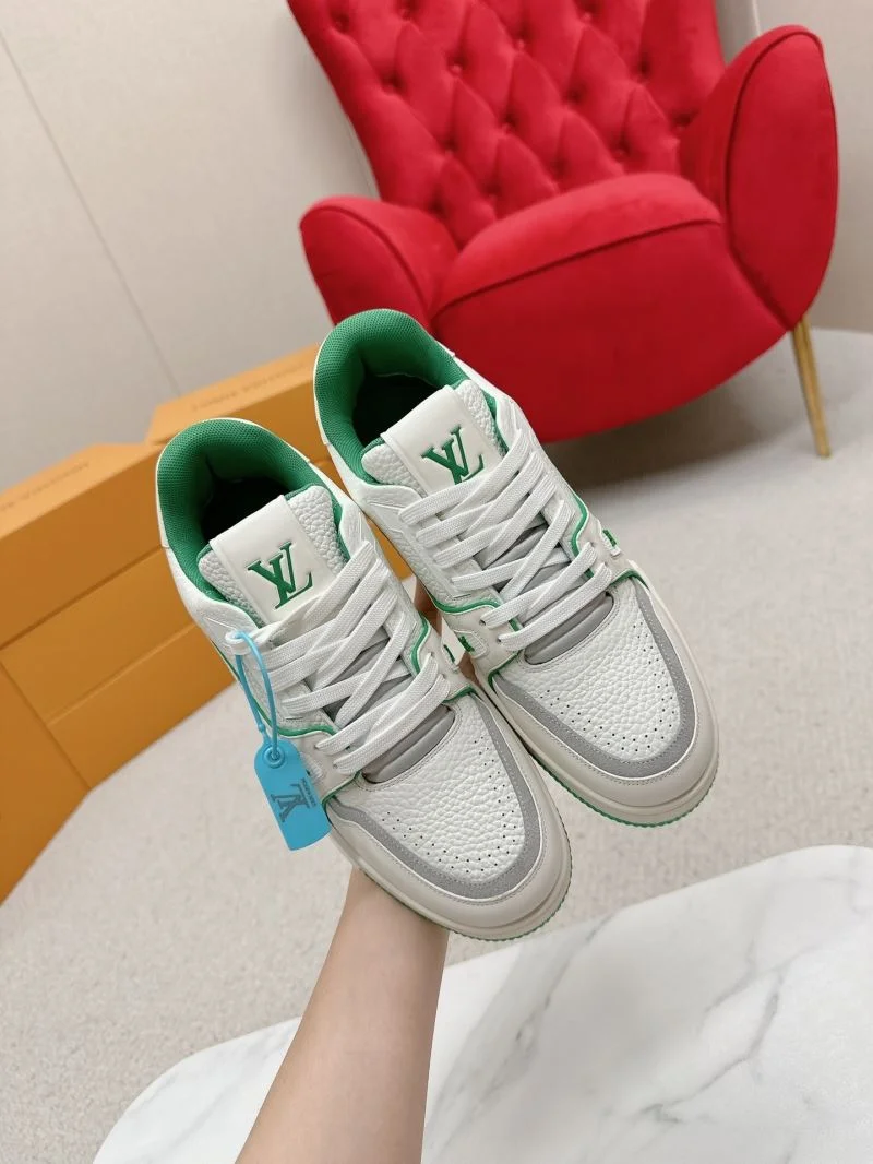 Sleek Louis Vuitton Trainer Sneaker 31697