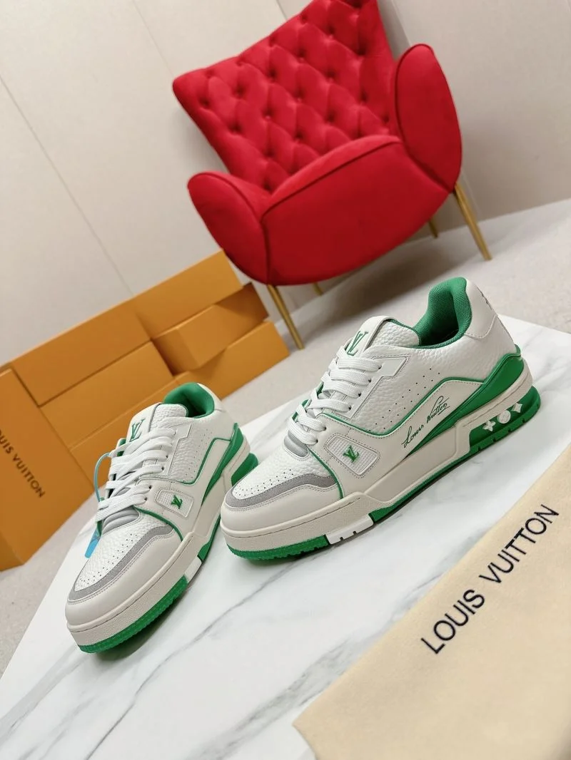 Sleek Louis Vuitton Trainer Sneaker 31697