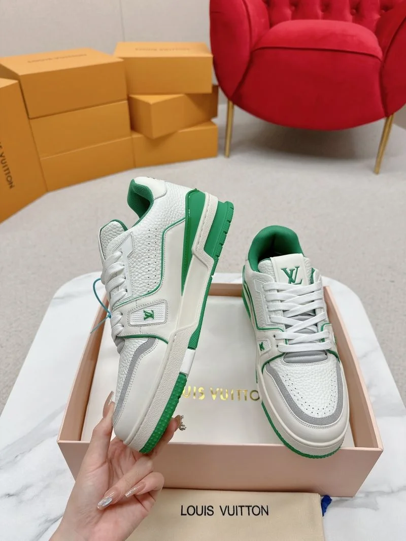 Sleek Louis Vuitton Trainer Sneaker 31697
