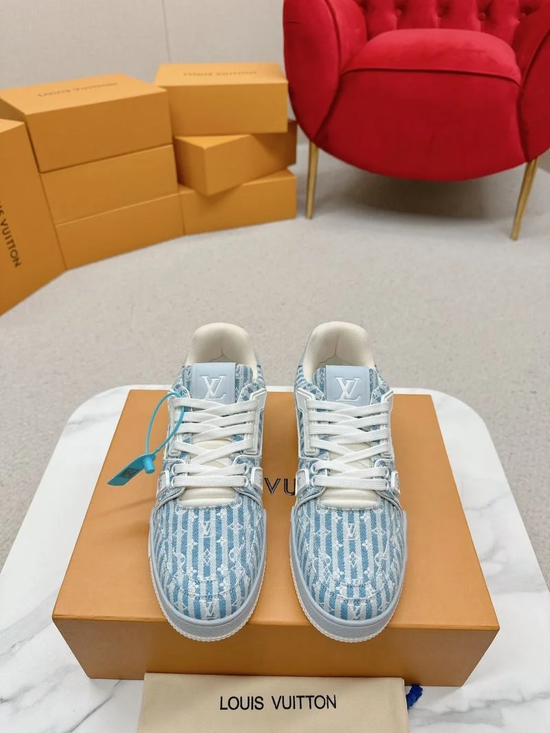 Casual Louis Vuitton Trainer Sneaker 31718
