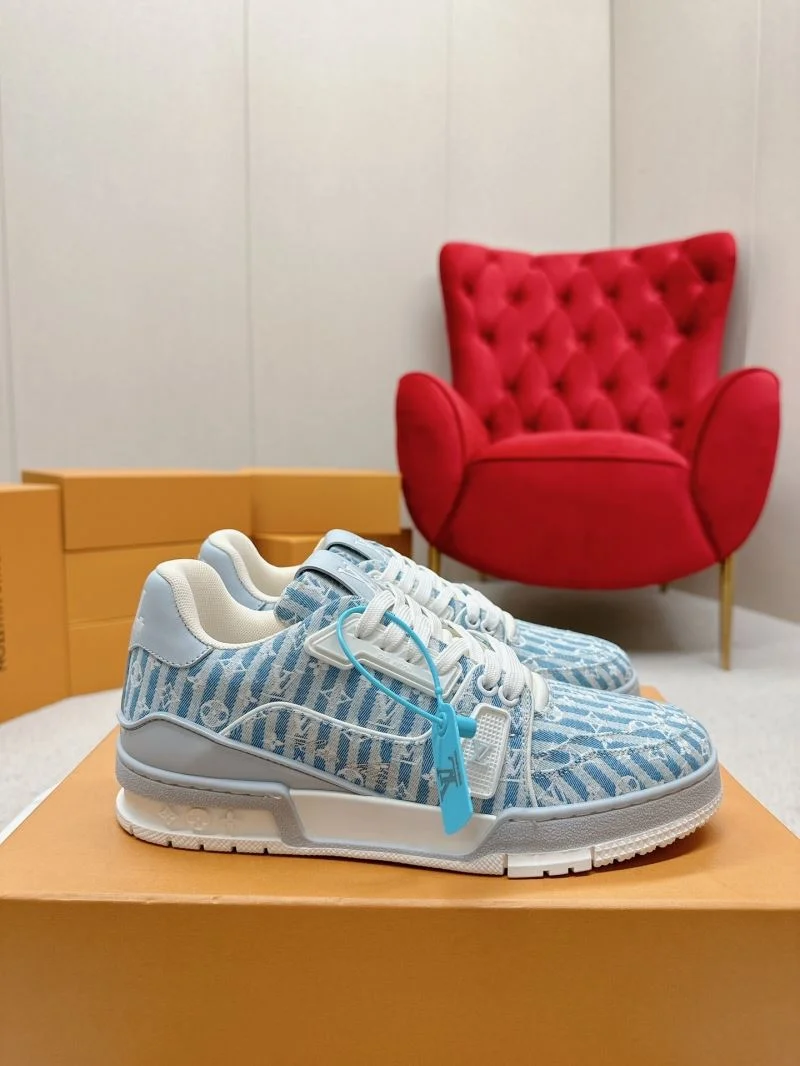 Casual Louis Vuitton Trainer Sneaker 31718
