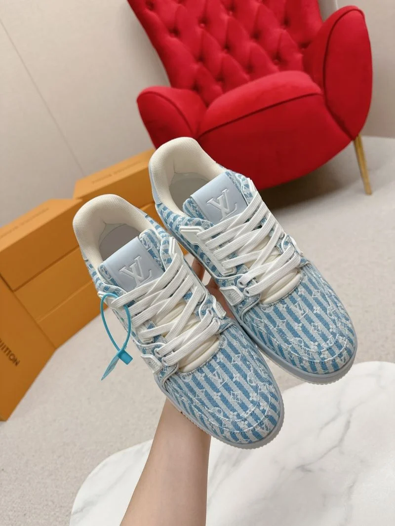Casual Louis Vuitton Trainer Sneaker 31718