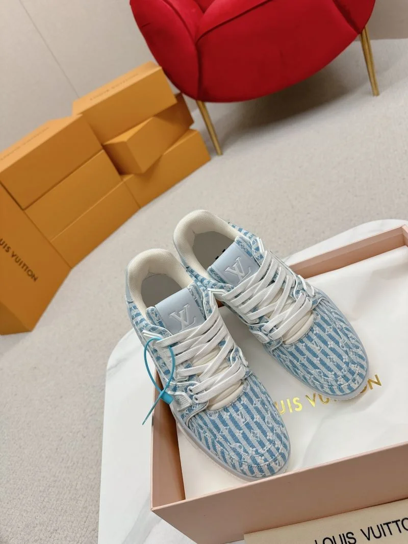 Casual Louis Vuitton Trainer Sneaker 31718