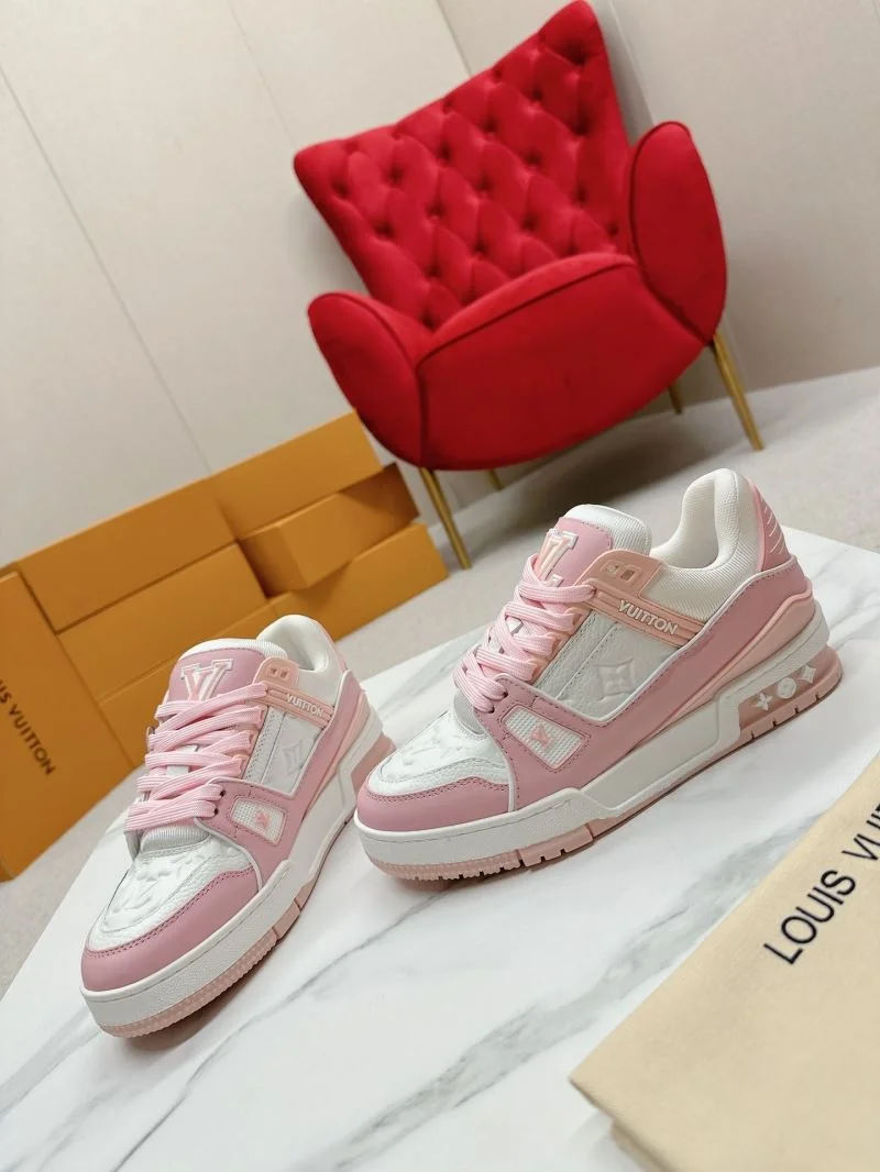 Louis Vuitton Trainer Sneaker Snug 31698