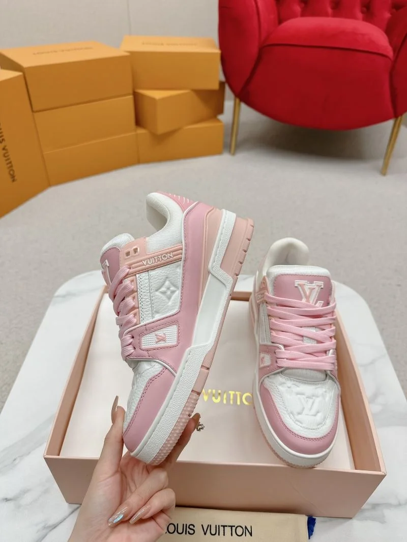 Louis Vuitton Trainer Sneaker Snug 31698