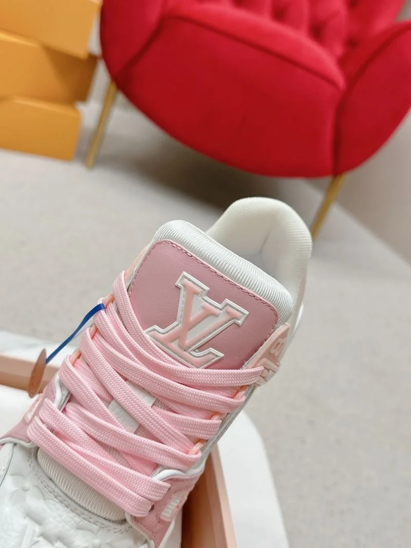 Louis Vuitton Trainer Sneaker Snug 31698