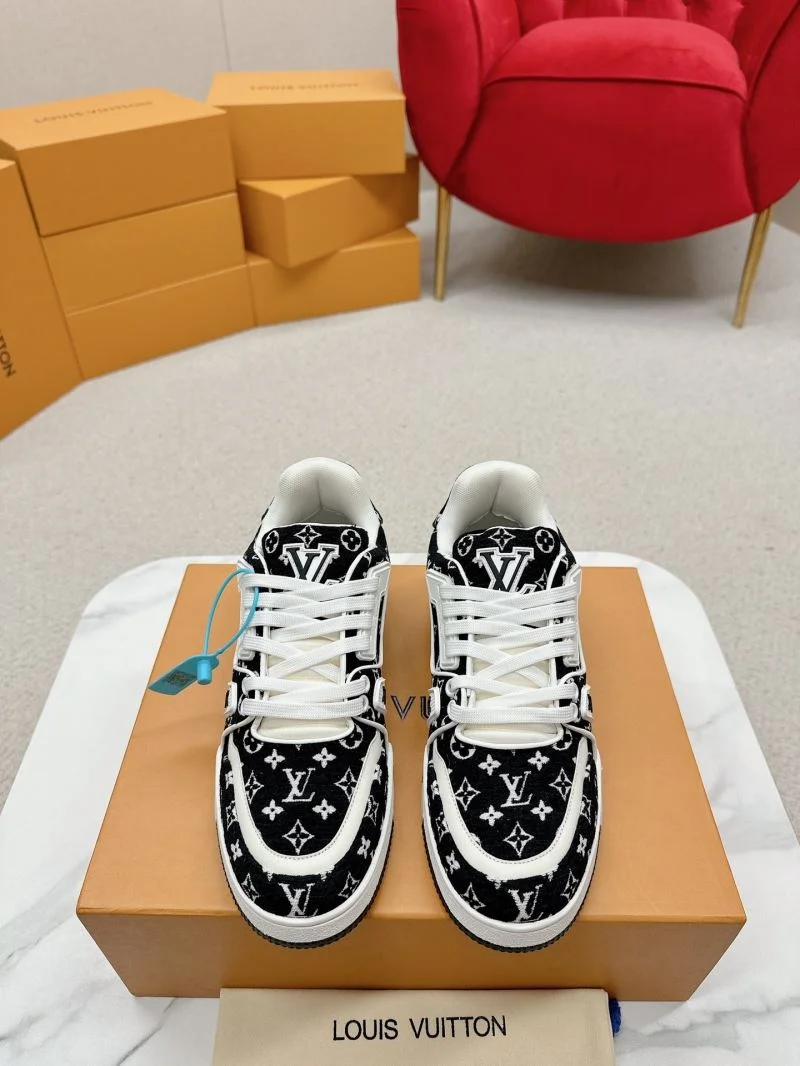 Practical Louis Vuitton Trainer Sneaker 31721