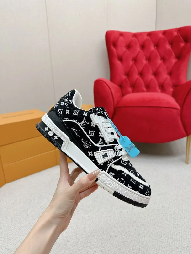 Practical Louis Vuitton Trainer Sneaker 31721